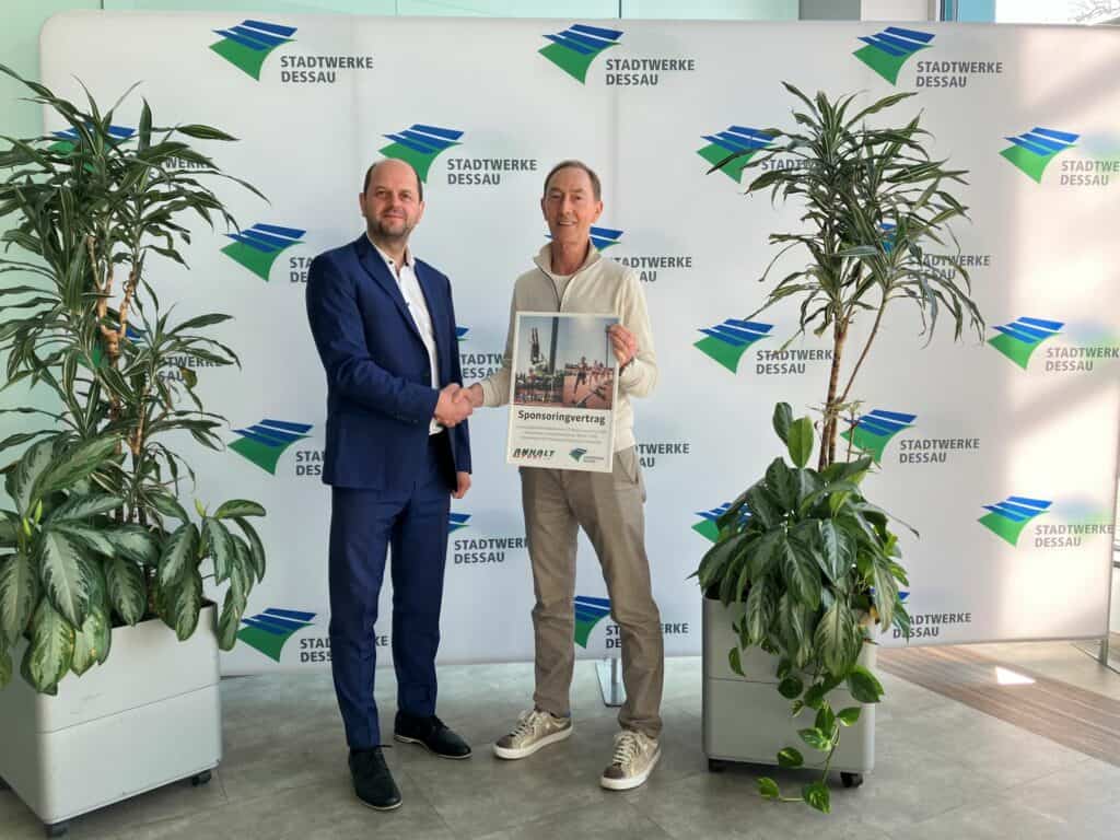 Stadtwerke-Geschäftsführer Dino Höll und Sportdirektor Ralph Hirsch.