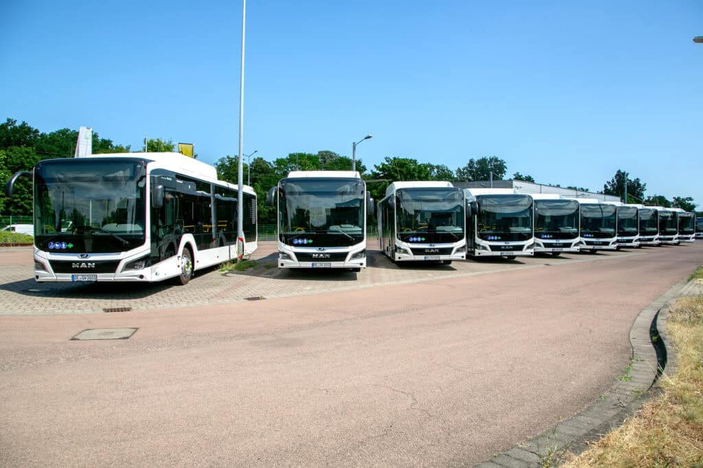 Neue DVG Erdgasbusse auf dem Betriebshof