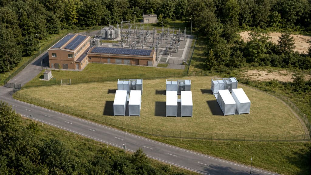 Photovoltaikanlage und Transformatorenstation in Dessau, Sachsen-Anhalt.